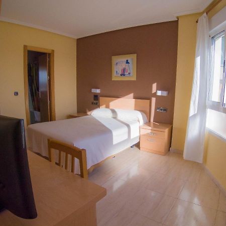Hostal Meseguer Ел Алтет Екстериор снимка