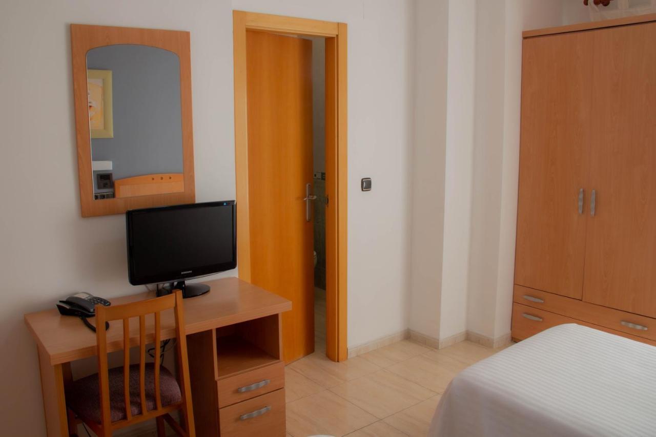Hostal Meseguer Ел Алтет Екстериор снимка