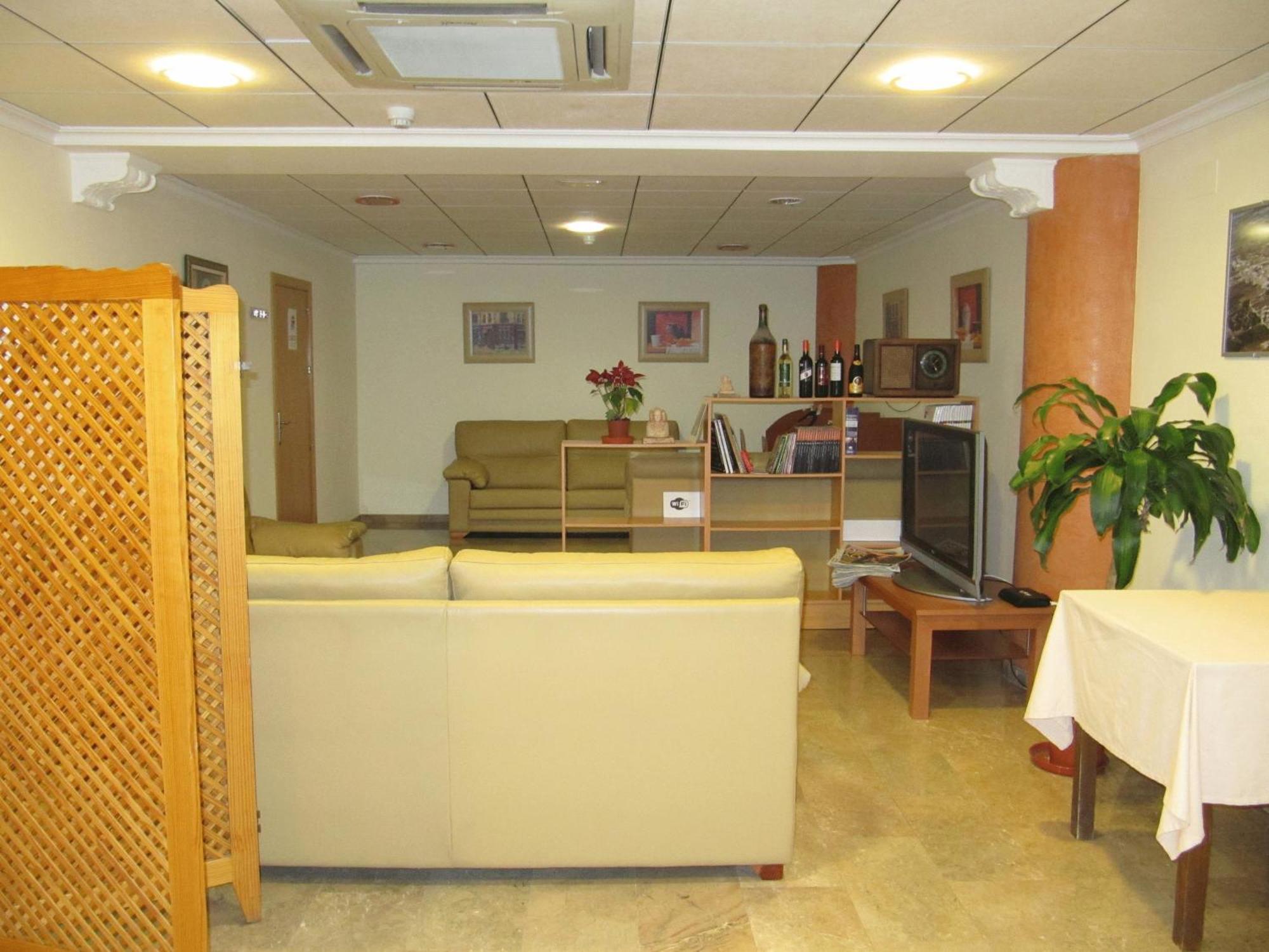 Hostal Meseguer Ел Алтет Екстериор снимка