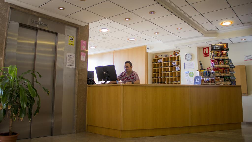 Hostal Meseguer Ел Алтет Екстериор снимка