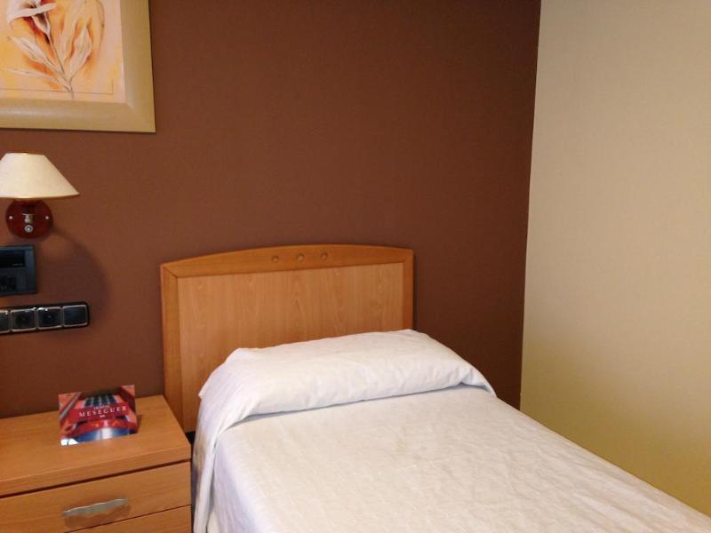 Hostal Meseguer Ел Алтет Екстериор снимка
