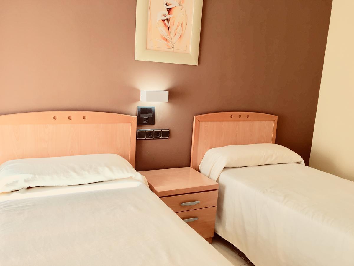 Hostal Meseguer Ел Алтет Екстериор снимка