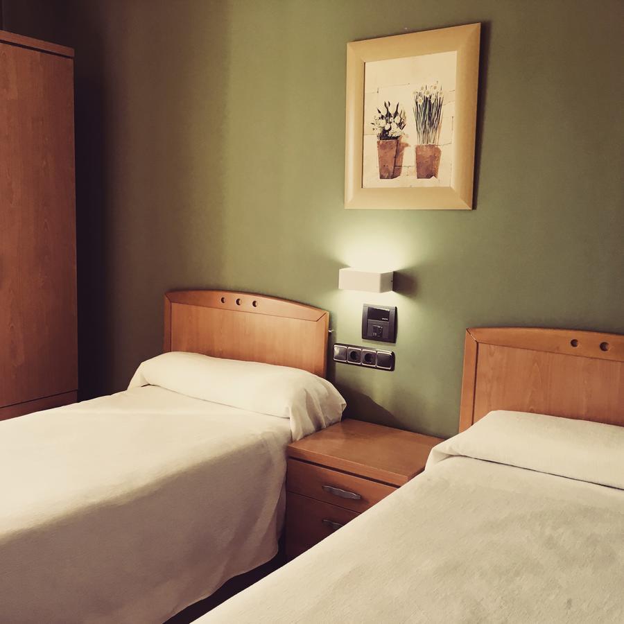 Hostal Meseguer Ел Алтет Екстериор снимка
